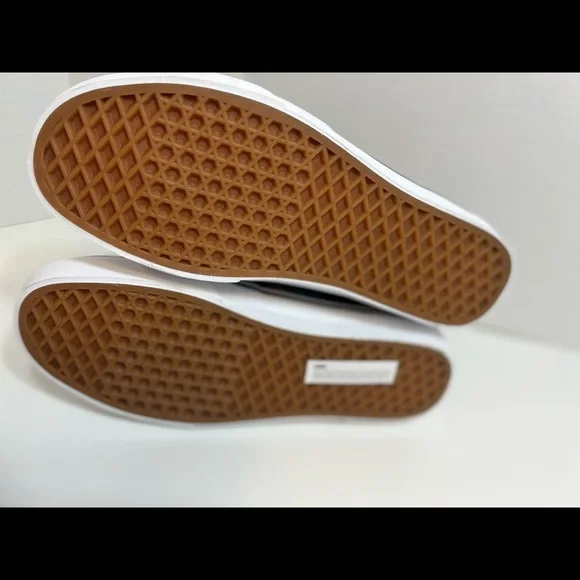 Van’s SK8  HI ‘Dark Aura’ - Picture 11 of 11